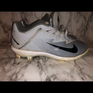 NIKE BASEBALL CLEATS- size 3.5